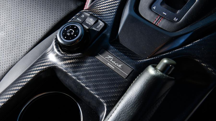 Детали интерьера Nissan GT-R by Litchfield (R35) 2018 года  (фото 13 из 19)